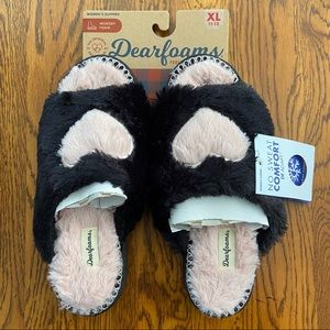 NWT Dearfoams black & pink heart slippers